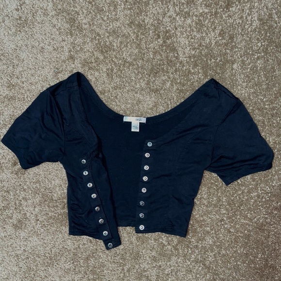 Brand: Amuse. Size: XS. Colour: Black - Picture 2 of 4